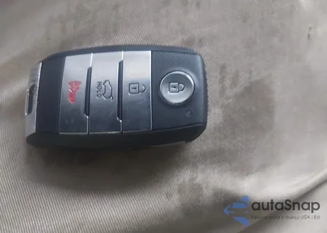 2017 Kia Sorento 3.3L Sx z USA, uszkodzony, nr VIN 5XYPKDA55HG254559